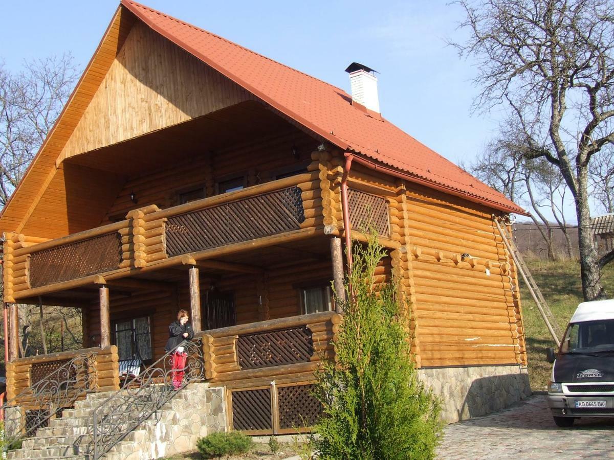 Творча Садиба Svalyava Ngoại thất bức ảnh